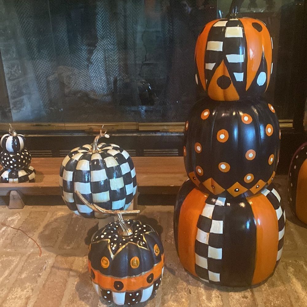 27” tall pumpkin stack hand painted - Picture 4 of 4